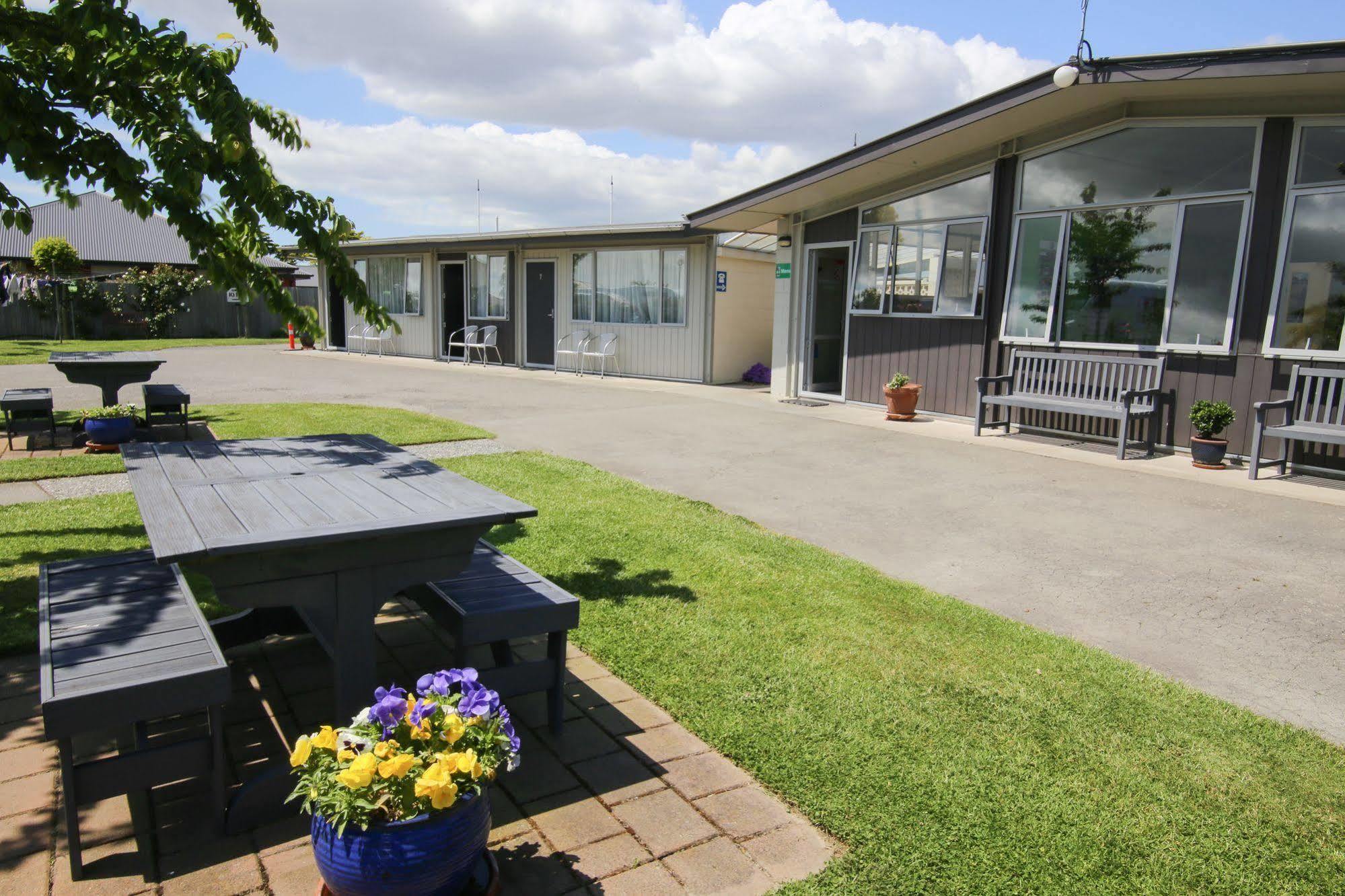 Amber Kiwi Holiday Park & Motels Крайстчърч Екстериор снимка
