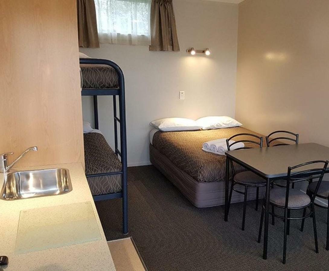 Amber Kiwi Holiday Park & Motels Крайстчърч Екстериор снимка