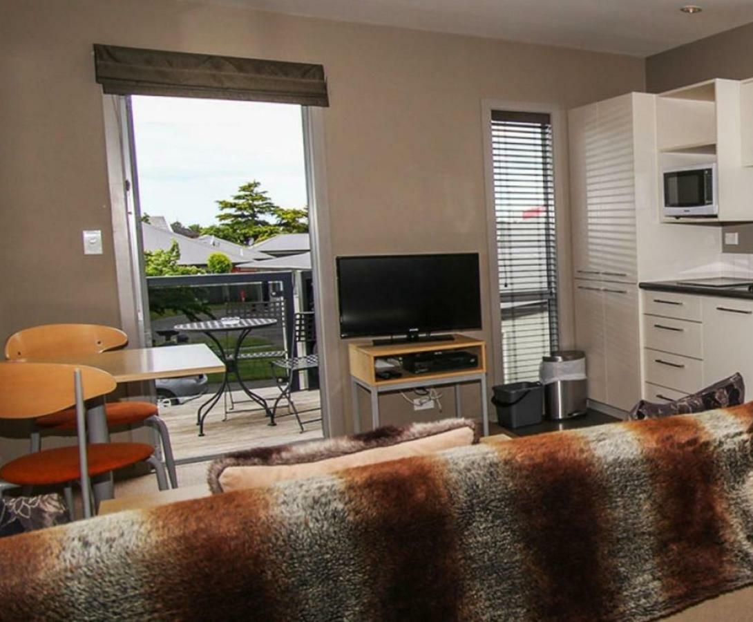 Amber Kiwi Holiday Park & Motels Крайстчърч Екстериор снимка
