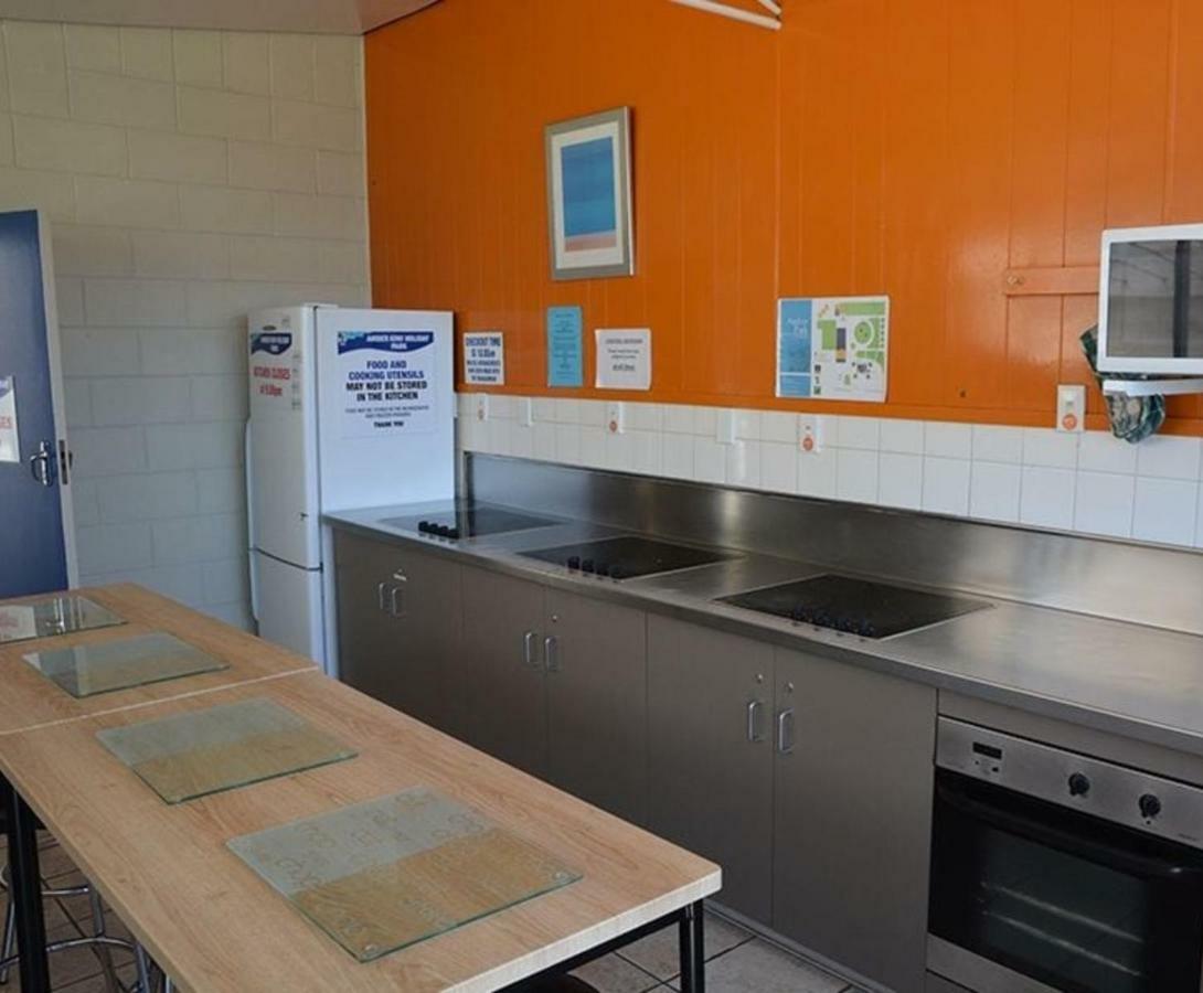 Amber Kiwi Holiday Park & Motels Крайстчърч Екстериор снимка
