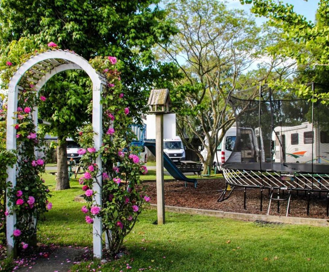 Amber Kiwi Holiday Park & Motels Крайстчърч Екстериор снимка