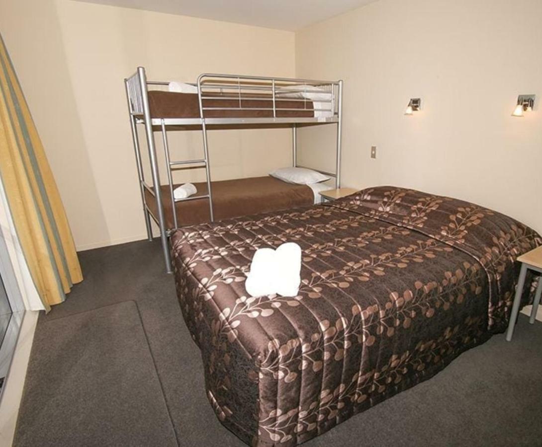 Amber Kiwi Holiday Park & Motels Крайстчърч Екстериор снимка