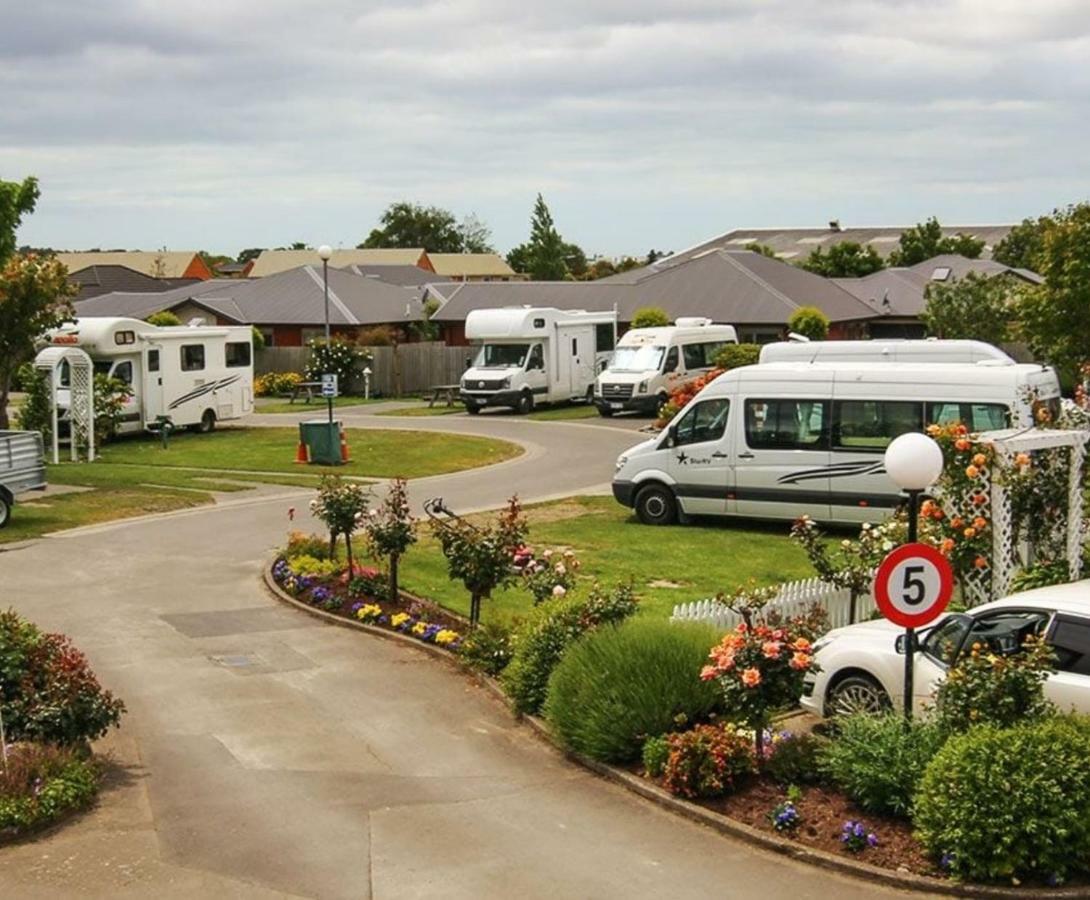 Amber Kiwi Holiday Park & Motels Крайстчърч Екстериор снимка