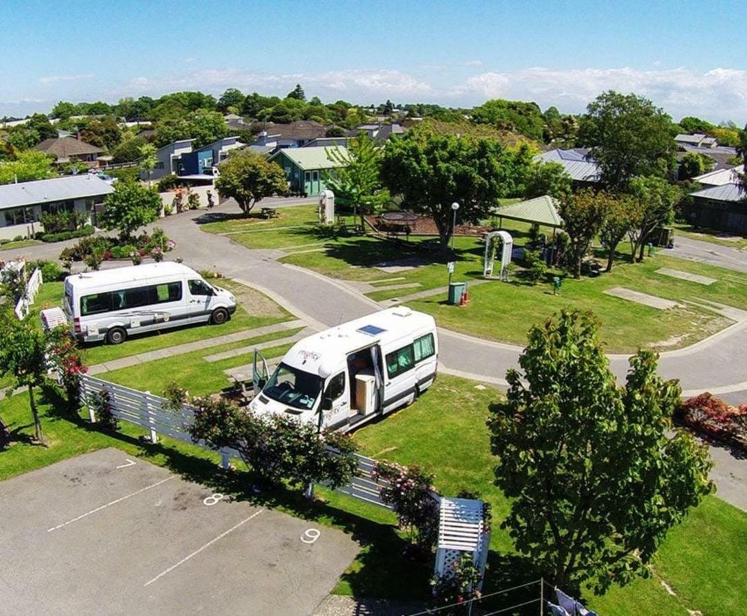 Amber Kiwi Holiday Park & Motels Крайстчърч Екстериор снимка